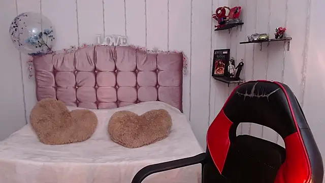 sapphire lilac online show from 4, 1, 2025