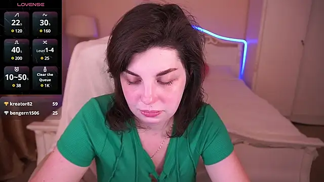 Snapshot of MirandaWong chatting on 5, 2, 2025 MirandaWong online show from 5, 2, 2025