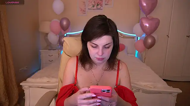 Snapshot of MirandaWong chatting on 16, 2, 2025 MirandaWong online show from 16, 2, 2025