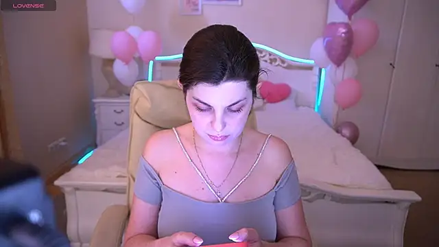 Snapshot of MirandaWong chatting on 17, 2, 2025 MirandaWong online show from 17, 2, 2025