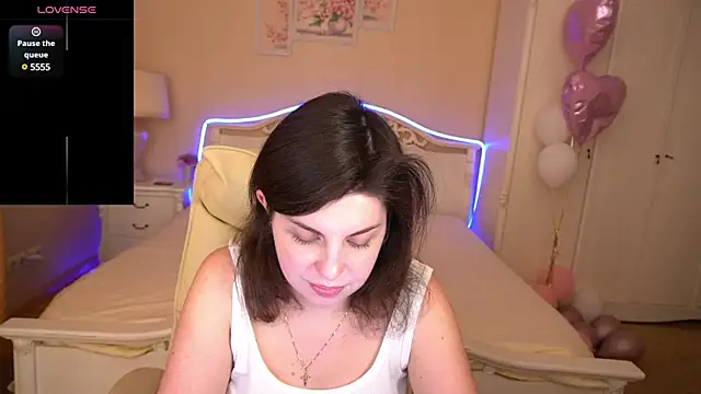 Snapshot of MirandaWong chatting on 3, 3, 2025 MirandaWong online show from 3, 3, 2025