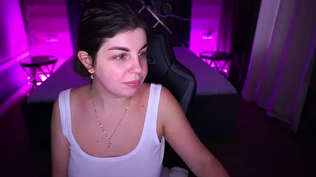 MirandaWong online show from 8, 11, 2025