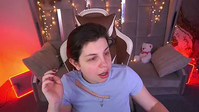 MirandaWong online show from 7, 2, 2026