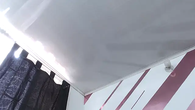 Kitten Hot  online show from 15, 11, 2025