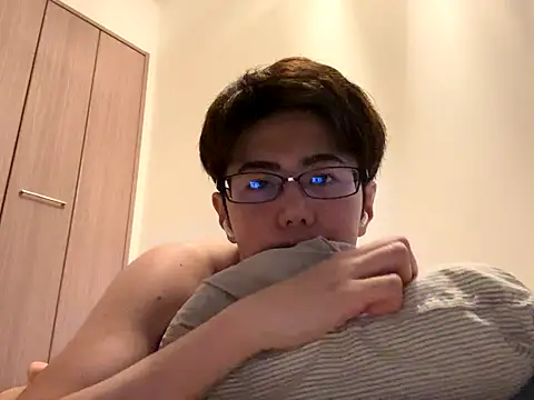 Snapshot of ryota_kkk chatting on 16, 10, 2025 ryota kkk online show from 16, 10, 2025