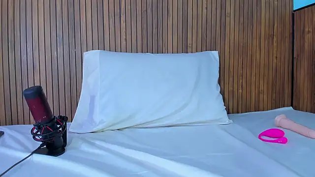 curvy rousi online show from 21, 2, 2025