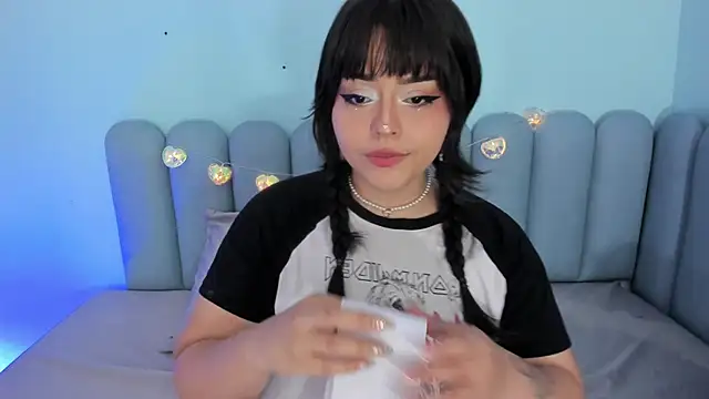 curvy rousi online show from 20, 12, 2025