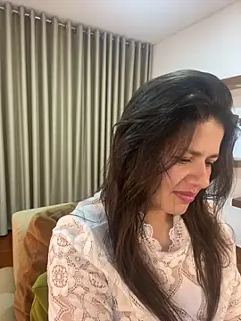 Alice Biel online show from 2, 2, 2025