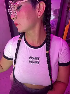 Hot beauty   online show from 20, 3, 2026