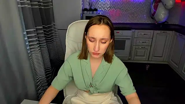 MelodyOfLovee online show from 28, 1, 2025