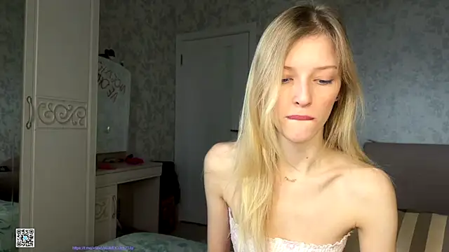 Evvie Summn1 online show from 17, 10, 2025