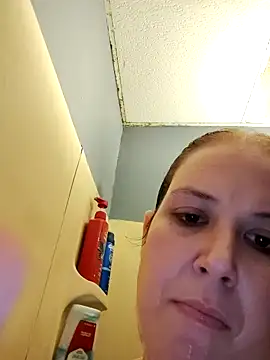 023Longandjuicy online show from 8, 1, 2026