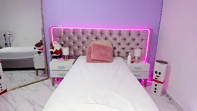 Snapshot of Anal_Luucia chatting on 7, 1, 2025 Anal Luucia online show from 7, 1, 2025