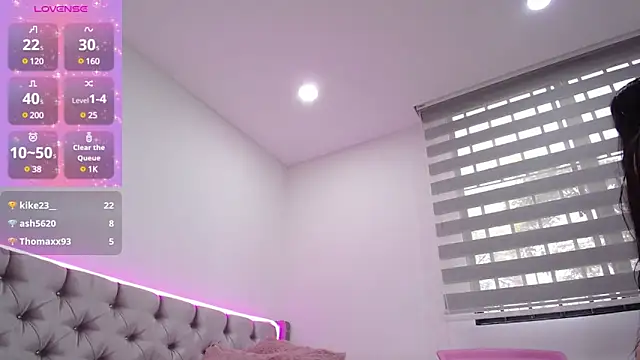 Snapshot of Anal_Luucia chatting on 11, 3, 2025 Anal Luucia online show from 11, 3, 2025