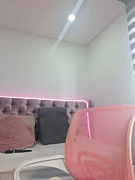 Snapshot of Anal_Luucia chatting on 1, 10, 2025 Anal Luucia online show from 1, 10, 2025