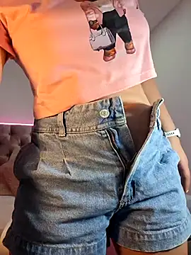 Snapshot of Anal_Luucia chatting on 2, 10, 2025 Anal Luucia online show from 2, 10, 2025