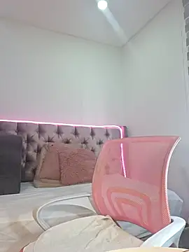 Snapshot of Anal_Luucia chatting on 6, 10, 2025 Anal Luucia online show from 6, 10, 2025