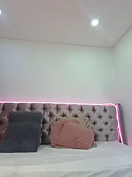 Snapshot of Anal_Luucia chatting on 7, 10, 2025 Anal Luucia online show from 7, 10, 2025
