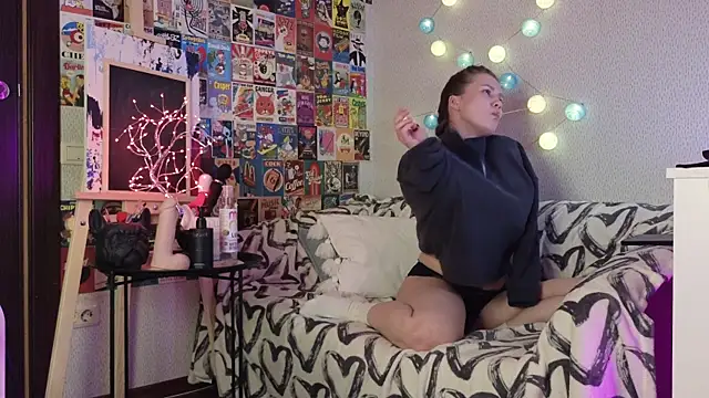 LittleLeen online show from 5, 2, 2025