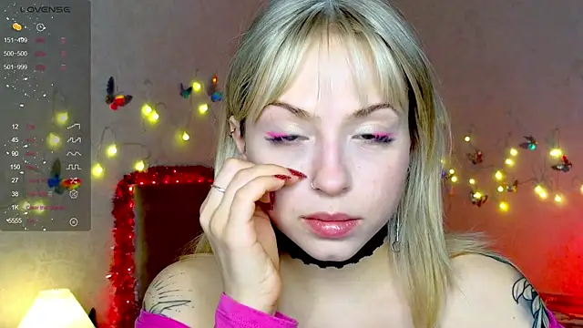 Snapshot of lavenderluxe chatting on 29, 12, 2024 lavenderluxe online show from 29, 12, 2024