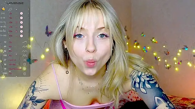 Snapshot of lavenderluxe chatting on 29, 12, 2024 lavenderluxe online show from 29, 12, 2024