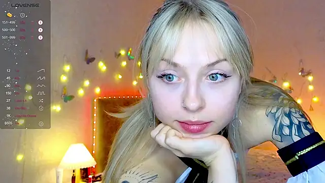Snapshot of lavenderluxe chatting on 6, 1, 2025 lavenderluxe online show from 6, 1, 2025