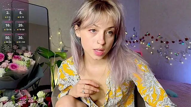 Snapshot of lavenderluxe chatting on 9, 9, 2025 lavenderluxe online show from 9, 9, 2025
