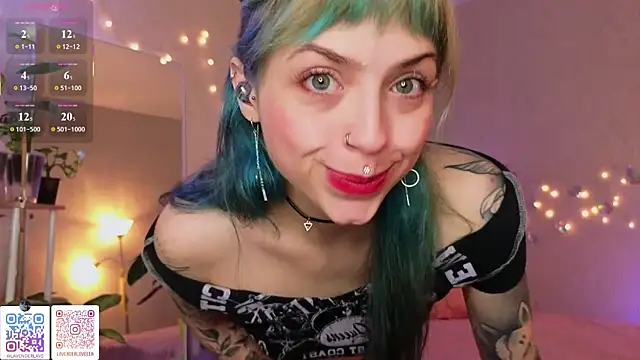 Snapshot of lavenderluxe chatting on 15, 7, 2026 lavenderluxe online show from 15, 7, 2026
