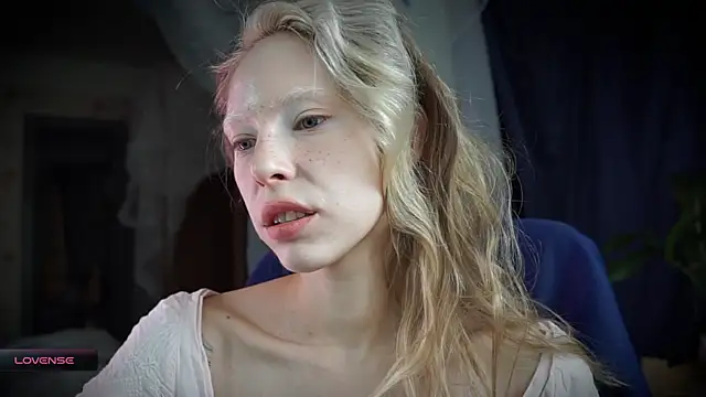  Phantom thread  online show from 20, 10, 2025