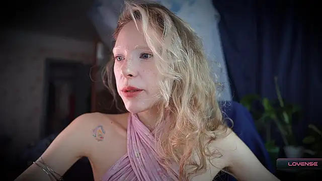  Phantom thread  online show from 24, 11, 2025