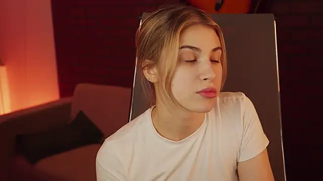 EllieCutes online show from 17, 3, 2025