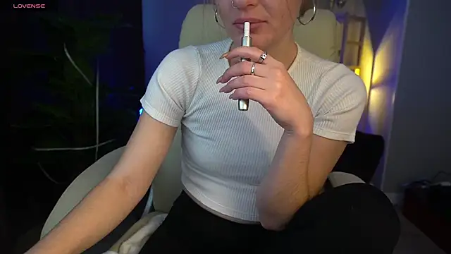 Snapshot of MaribelRiverr_ chatting on 6, 12, 2024 MaribelRiverr online show from 6, 12, 2024