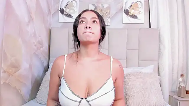 Jaslyn  Smith online show from 18, 2, 2026