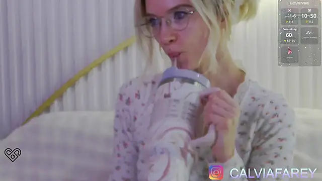 calviafarey online show from 13, 2, 2026