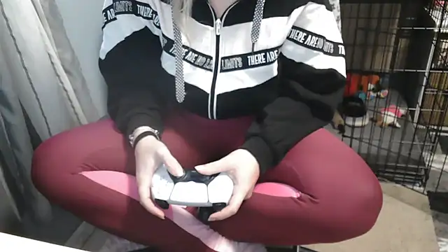 LaRa forU online show from 10, 2, 2025