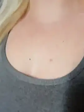 LaRa forU online show from 5, 3, 2025