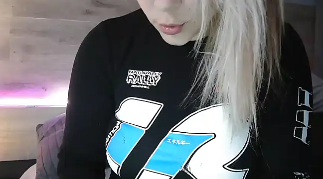 LaRa forU online show from 8, 3, 2025