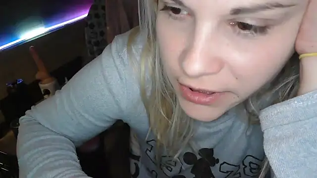 LaRa forU online show from 22, 3, 2025