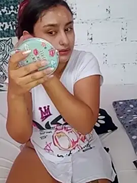 Snapshot of sariitha_sw chatting on 9, 5, 2026 sariitha sw online show from 9, 5, 2026