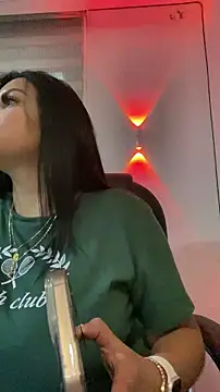 Snapshot of Milff_parkerrr chatting on 22, 12, 2025 Milff parkerrr online show from 22, 12, 2025