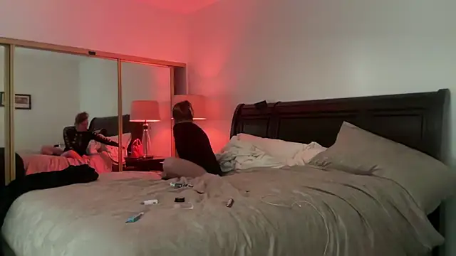 Snapshot of _Studio4Three_ chatting on 16, 2, 2026 Studio4Three online show from 16, 2, 2026