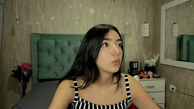 Snapshot of Marcelaa_fox chatting on 28, 5, 2026 Marcelaa fox online show from 28, 5, 2026