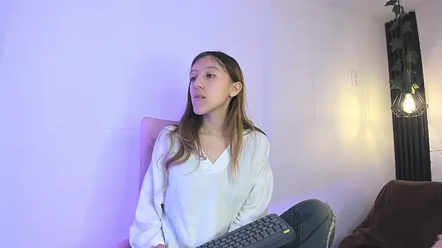 Snapshot of BLAIR_AND_BRIAR chatting on 1, 12, 2025 BLAIR AND BRIAR online show from 1, 12, 2025