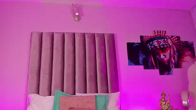 Isabella Flowers online show from 19, 4, 2026