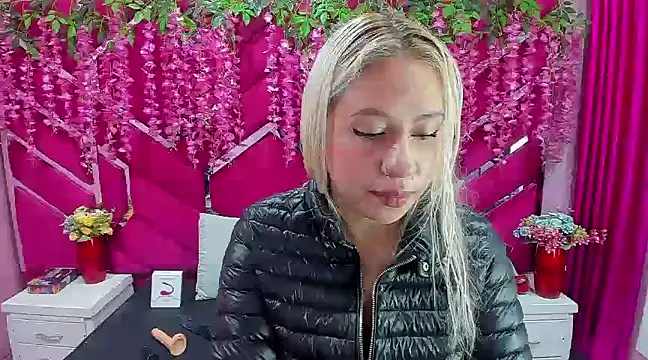 ConstansBlonde online show from 7, 1, 2025