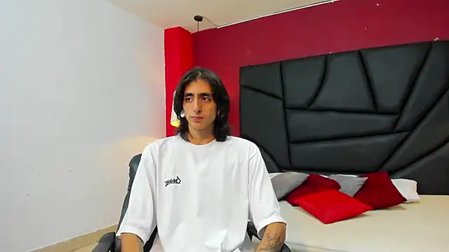 Snapshot of Matthew_Dixonn chatting on 12, 12, 2024 Matthew Dixonn online show from 12, 12, 2024