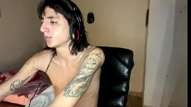 Snapshot of Matthew_Dixonn chatting on 6, 2, 2025 Matthew Dixonn online show from 6, 2, 2025