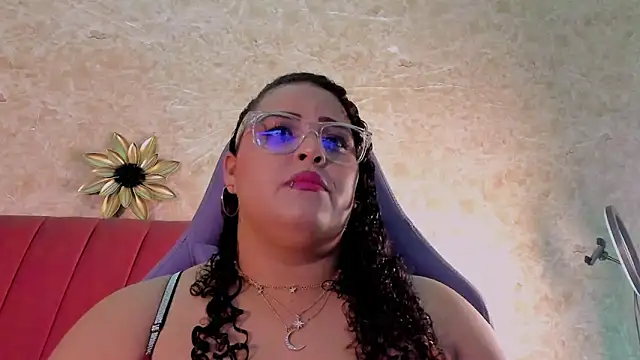 juli 2tyes online show from 19, 10, 2025