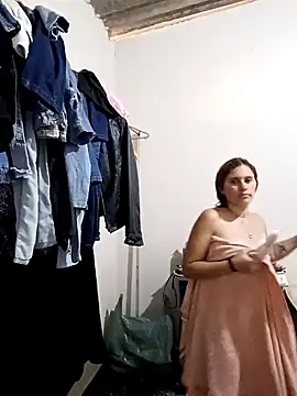 Snapshot of Scarlett-Leh chatting on 4, 12, 2024 Scarlett-Leh online show from 4, 12, 2024