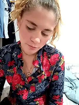 Snapshot of Scarlett-Leh chatting on 20, 1, 2025 Scarlett-Leh online show from 20, 1, 2025